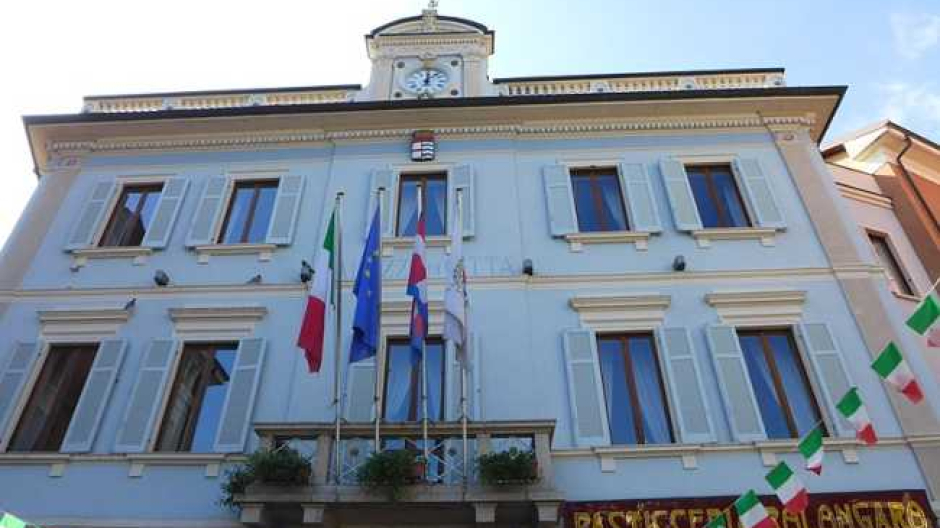 Stresa senza bilancio, la prefettura diffida il sindaco: il vice convoca il Consiglio