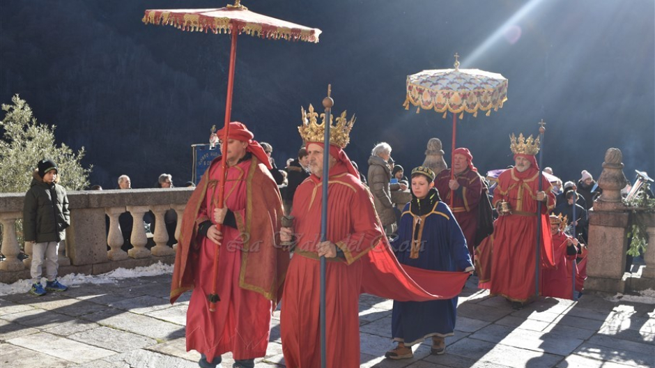 Castiglione: i Re Magi e il presepe vivente - Foto 