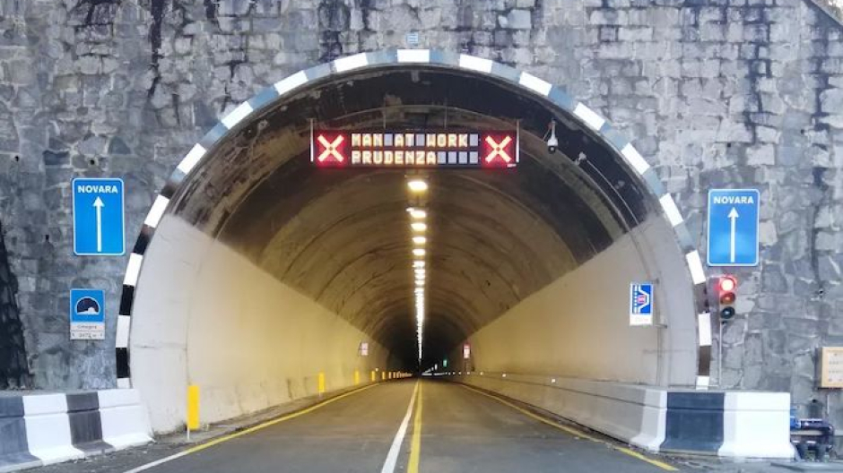 Galleria della Verta, stop estivo bocciato: “Fine lavori a settembre”