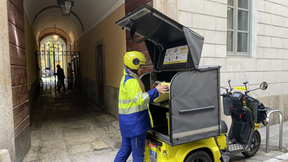 Pacchi +27% nel VCO: Poste potenzia la rete per le consegne di Natale