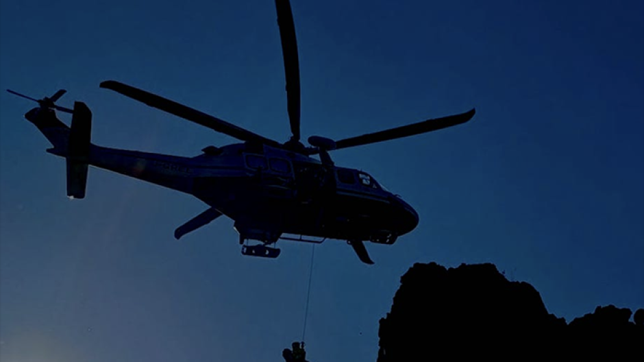 Due ragazzi bloccati su una via di arrampicata al Mottarone